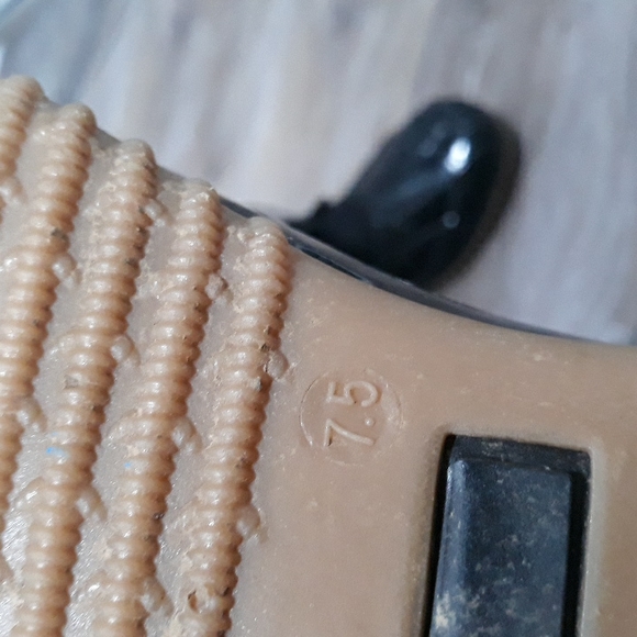 Just Fabulous black nylon and rubber lace up rain boots. Size 7.5 - Picture 6 of 9